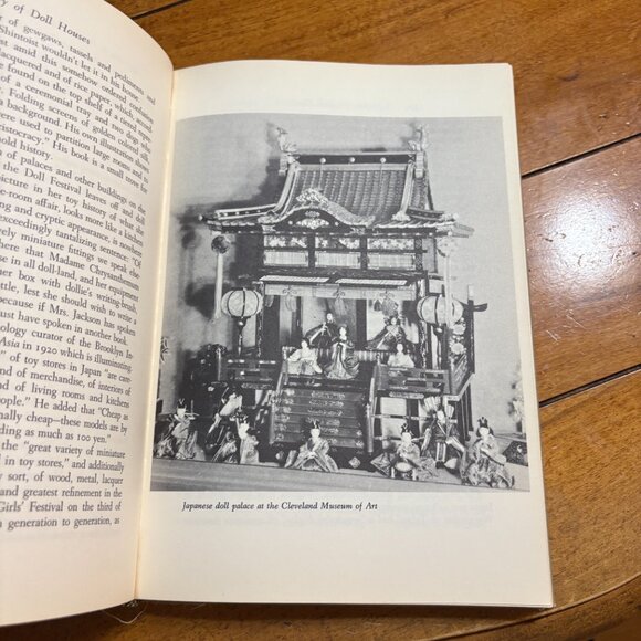 Signed First Edition: A History of Doll Houses by Flora Gill Jacobs - Picture 9 of 12